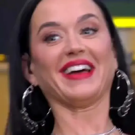 Nicole Louise e Katy Perry