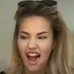 🙄POV: Pasa la que me cae mal🖕🏻