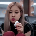 blackpink rose 
